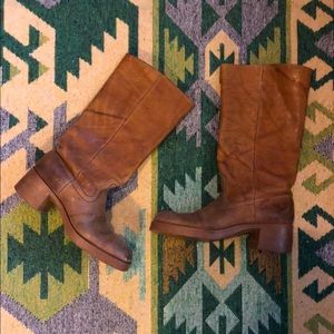 Perfectly worn leather boots unbranded